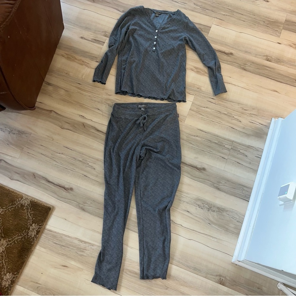 Women's Gray Sleepwear Set - Picture 12 of 12